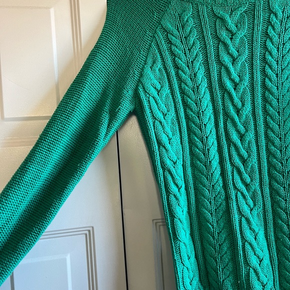 Old Navy Green Cable Knit Ling Sleeve Sweater - Picture 2 of 9